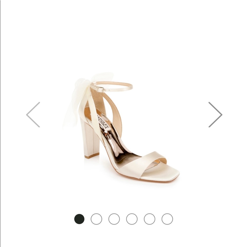 BADGLEY MISCHKA Kim Mesh Bow Block Heel Ivory